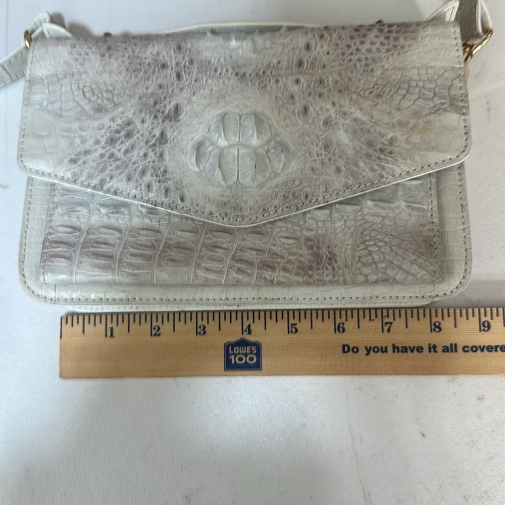 Grand Pelle Crocodile Embossed Leather White Flap Purse with Crossbody Strap - Picture 11 of 13